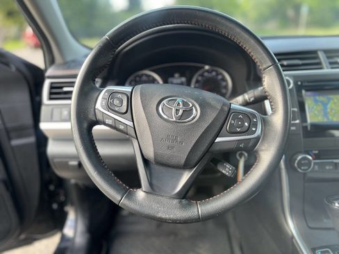 Used 2015 Toyota Camry XSE w/ Moonroof Package FWD image 18