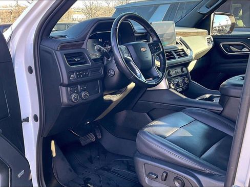 Used 2022 Chevrolet Tahoe LT w/ Luxury Package image 13