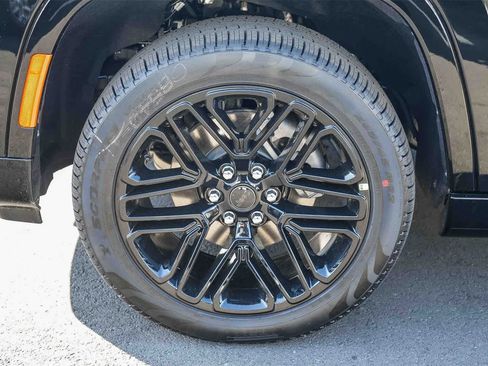 New 2026 Jeep Grand Wagoneer L Limited image 9