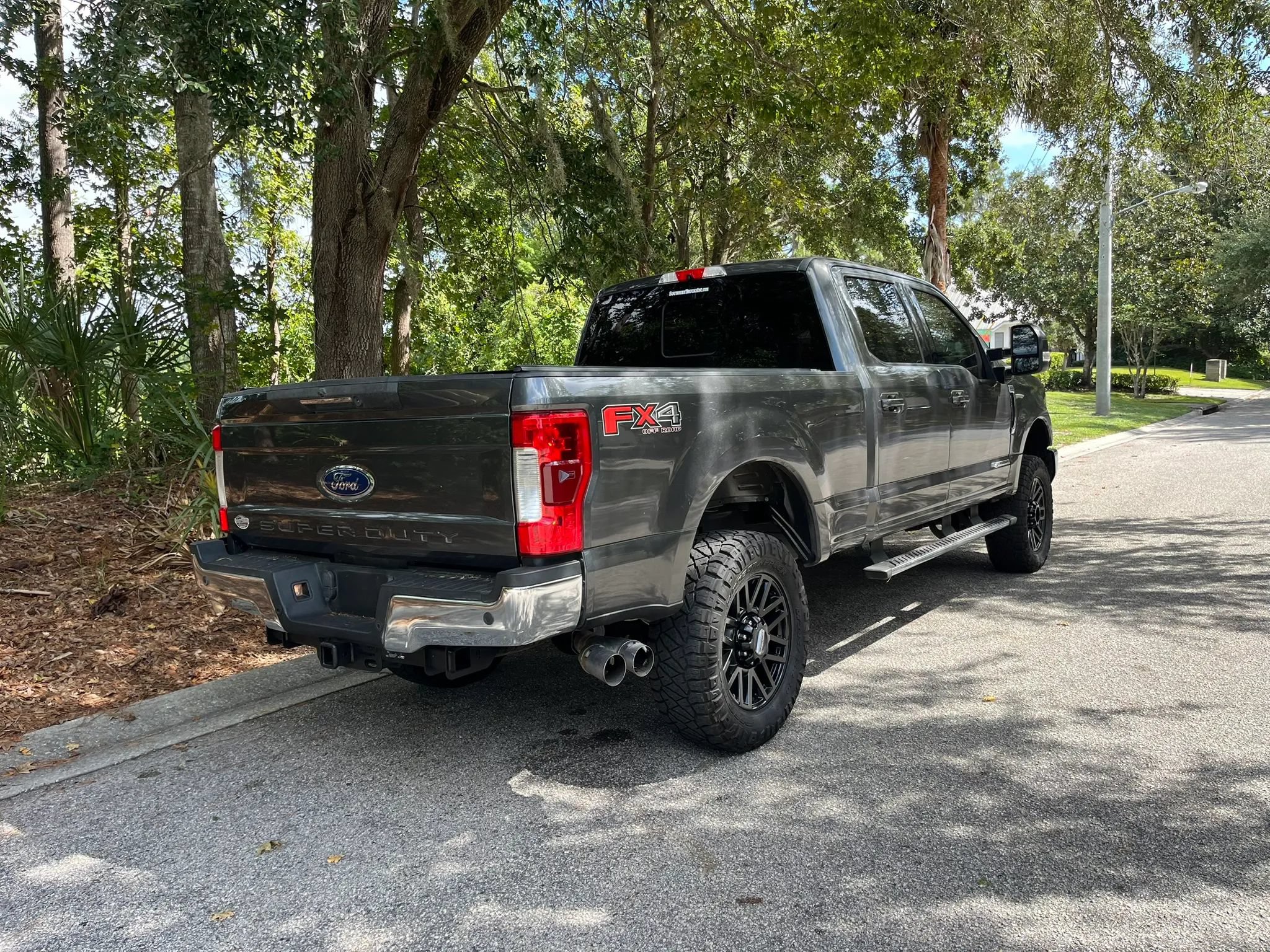 Used 2017 Ford F250 Lariat w/ Lariat Ultimate Package AWD/4WD image 9