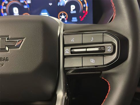 Used 2024 Chevrolet Colorado Z71 w/ Z71 Convenience Package 2 image 17