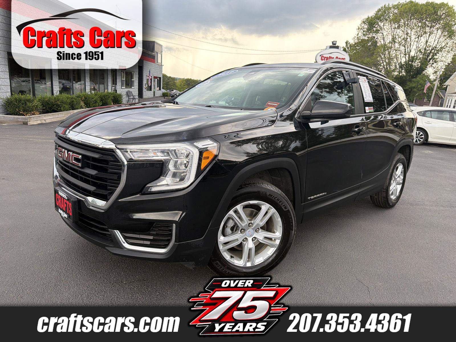 Used 2023 GMC Terrain SLE w/ Driver Convenience Package AWD/4WD image 1