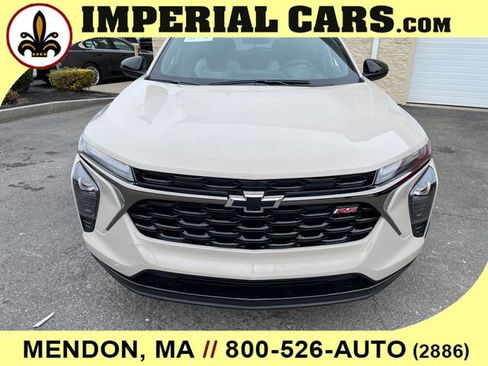 New 2026 Chevrolet Trax RS w/ Sunroof Package image 4