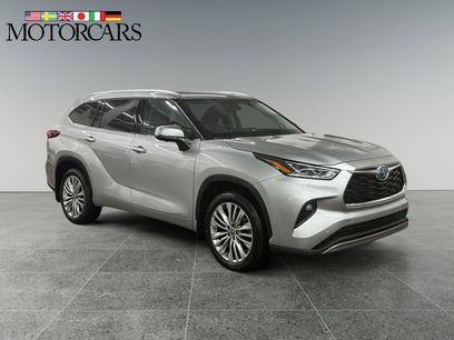 Used 2023 Toyota Highlander Platinum