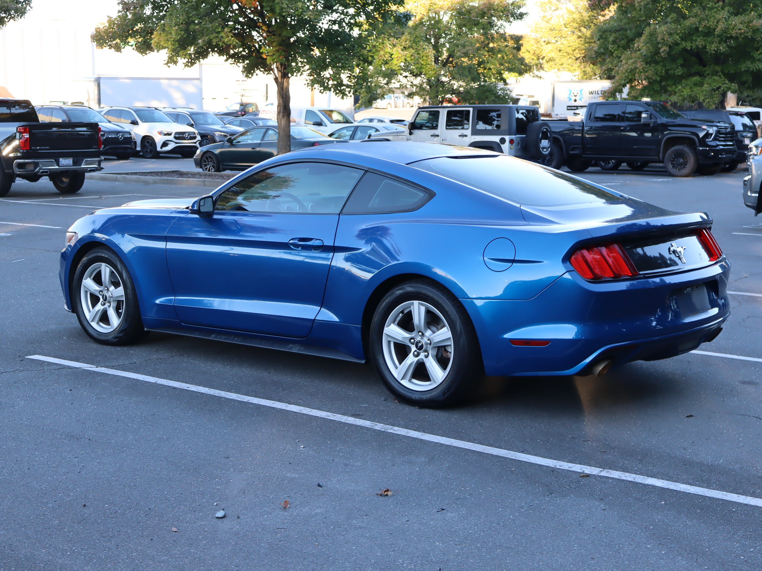 Used 2017 Ford Mustang Coupe RWD image 19