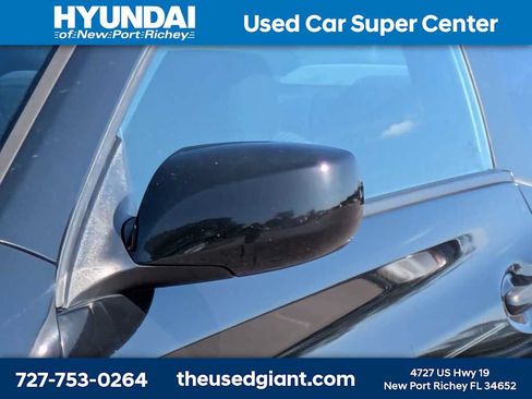 Used 2011 Hyundai Genesis 2.0T RWD image 11