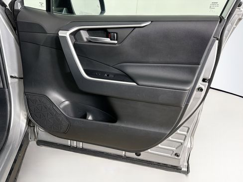 Used 2024 Toyota RAV4 XLE image 30