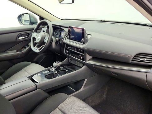 Used 2024 Nissan Rogue SV FWD image 22