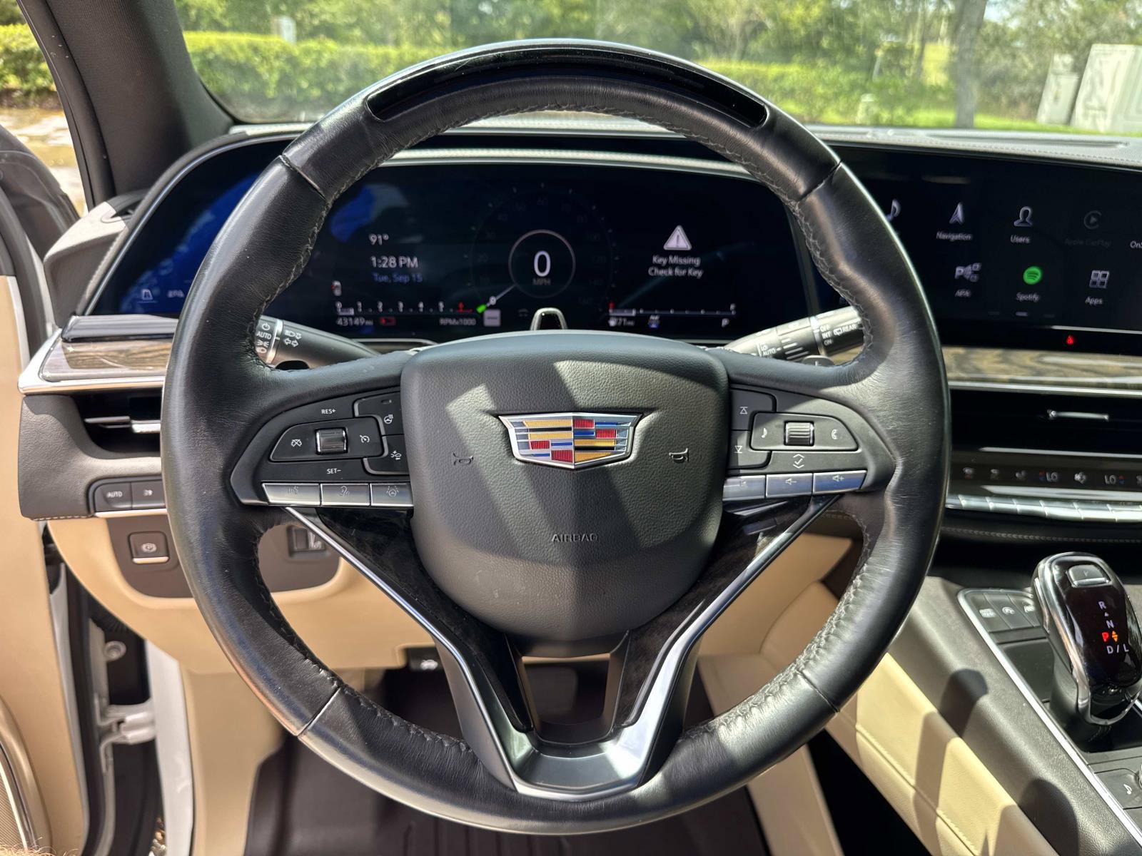 Certified 2024 Cadillac Escalade Premium Luxury AWD/4WD image 14