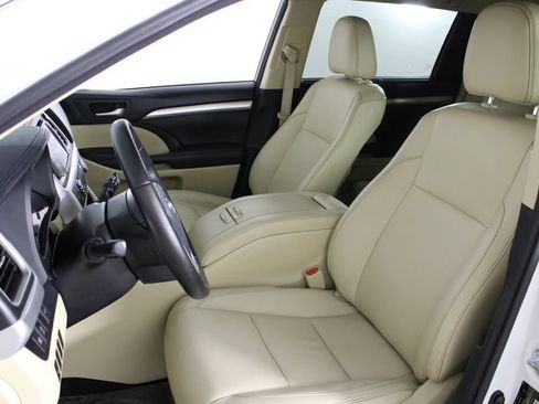 Used 2017 Toyota Highlander XLE FWD image 20