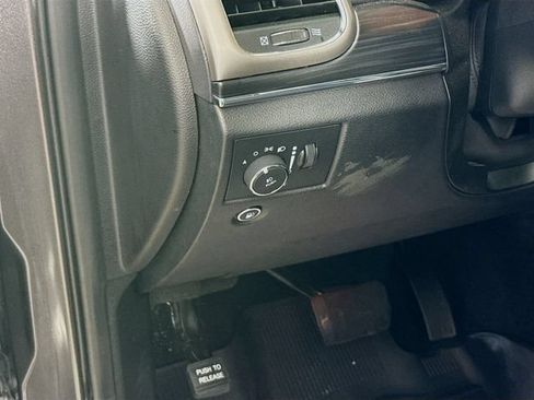Used 2020 Jeep Grand Cherokee Limited AWD/4WD image 12