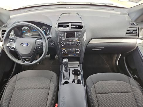 Used 2018 Ford Explorer XLT FWD image 12