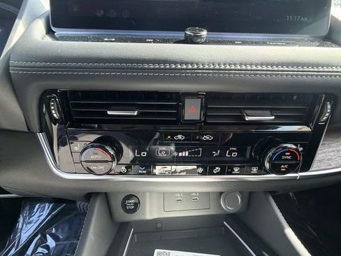 New 2026 Nissan Rogue Platinum w/ Platinum Premium Package AWD/4WD image 18