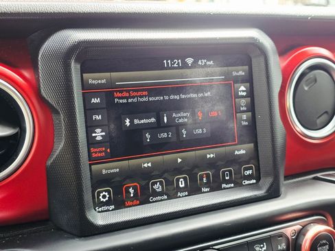 Used 2019 Jeep Wrangler Unlimited Rubicon image 44