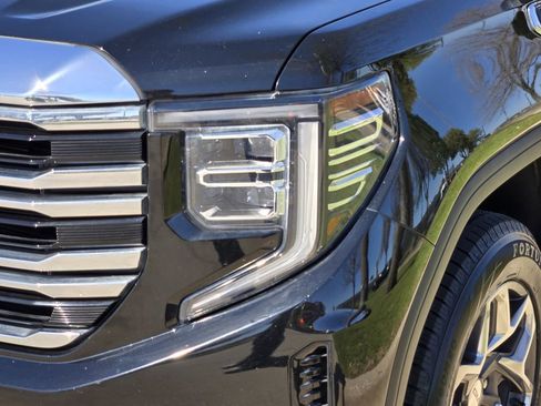 Used 2023 GMC Sierra 1500 SLT AWD/4WD image 8