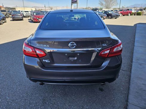 Used 2017 Nissan Altima 2.5 SL w/ Moonroof Package image 4