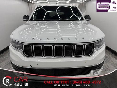 Used 2023 Jeep Wagoneer L Series II image 2