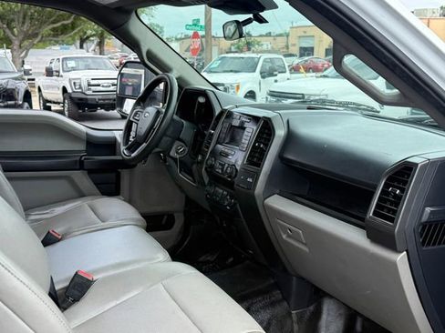 Used 2022 Ford F550 4x4 Crew Cab Super Duty w/ Power Equipment Group image 17