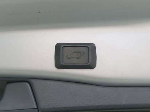 Used 2025 Toyota RAV4 XSE AWD/4WD image 12