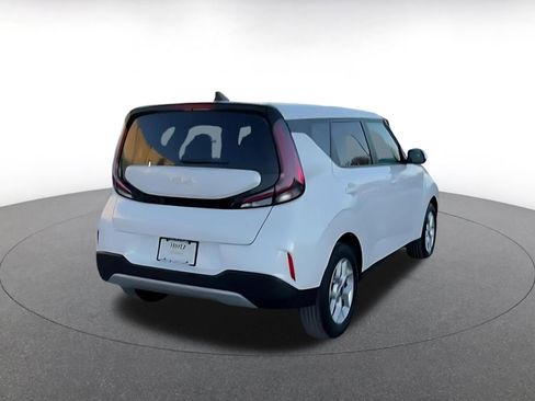Used 2025 Kia Soul LX w/ LX Technology Package image 11