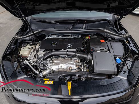 Used 2023 Mercedes-Benz GLA 250 4MATIC w/ Premium Package image 11