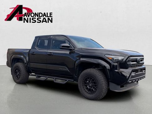 Used 2025 Toyota Tacoma SR5 AWD/4WD image 4