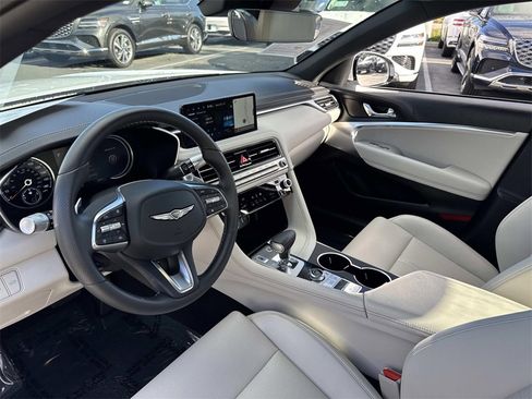 Used 2025 Genesis G70 2.5T image 13