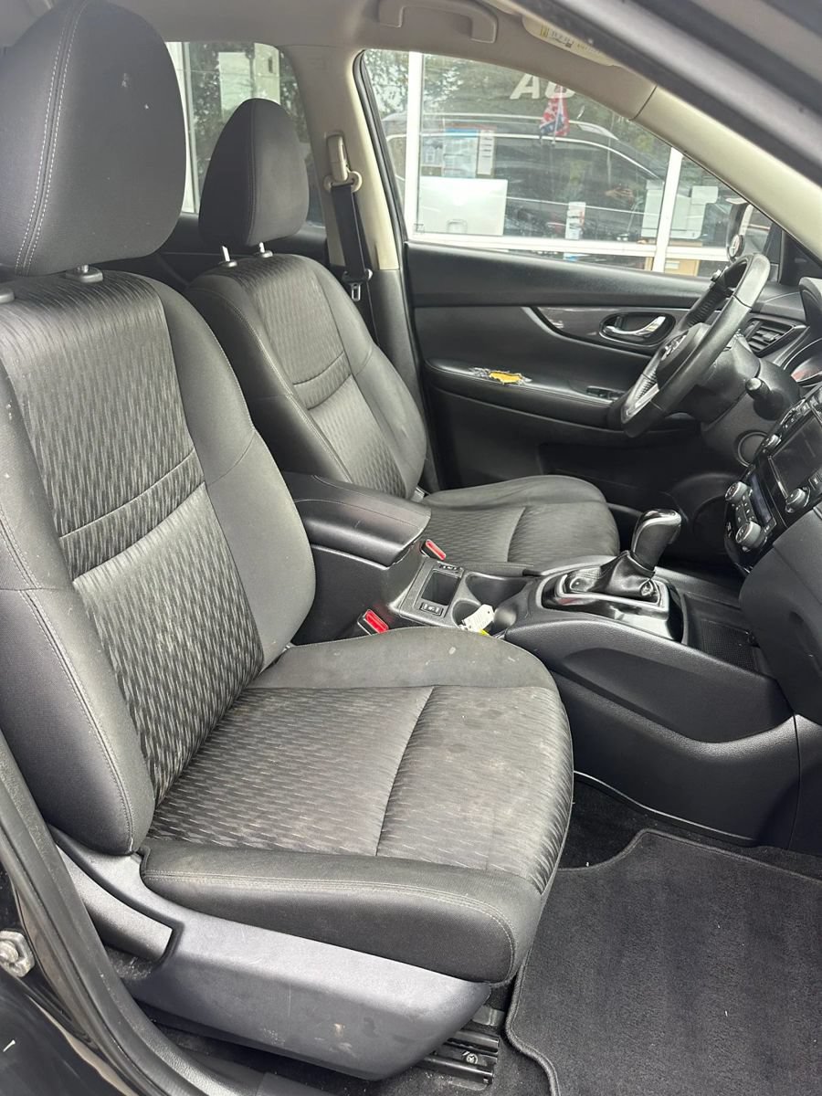 Used 2019 Nissan Rogue SV AWD/4WD image 12