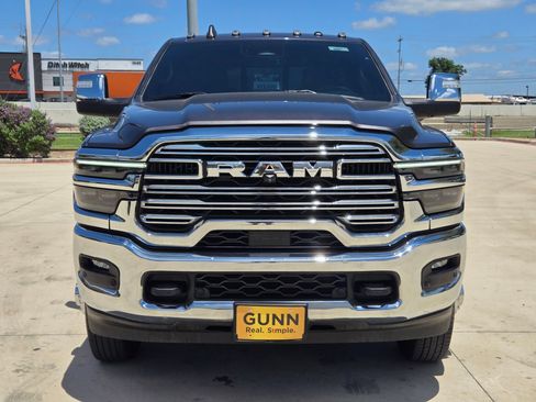 Used 2025 RAM 3500 Laramie AWD/4WD image 2