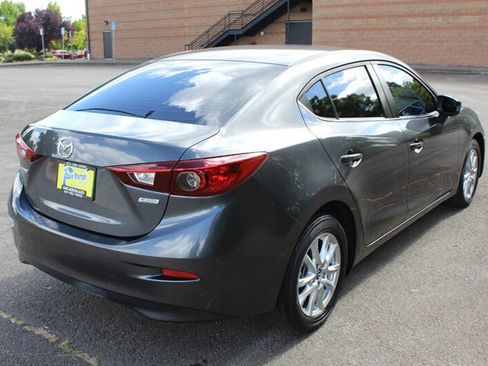Used 2016 MAZDA MAZDA3 i Sport w/ Preferred Equipment Package FWD image 4