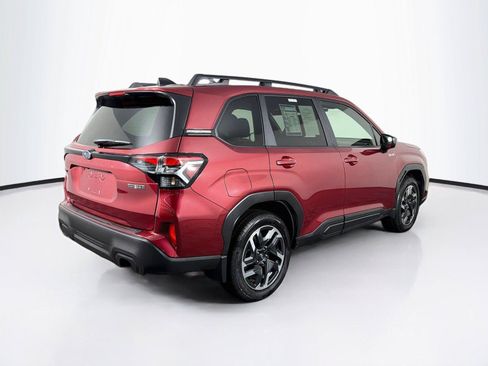 Used 2025 Subaru Forester Premium AWD/4WD image 11