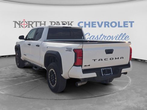 Used 2025 Toyota Tacoma TRD Off-Road w/ TRD Off Road Upgrade Package AWD/4WD image 5
