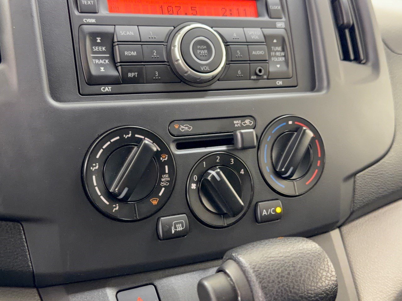 Used 2015 Nissan NV200 SV w/ Exterior Appearance Package FWD image 22