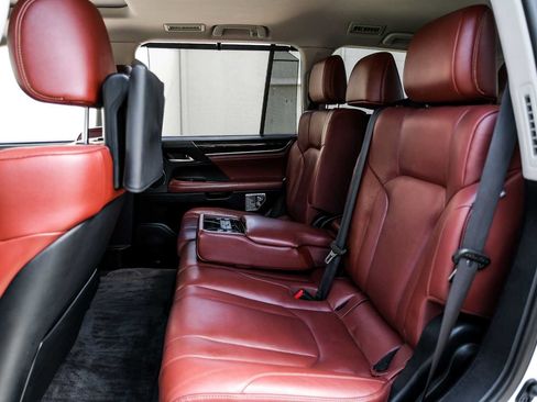 Used 2017 Lexus LX 570 4WD w/ Luxury Package image 43