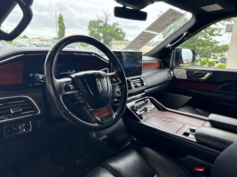 Used 2024 Lincoln Navigator L Reserve AWD/4WD image 11