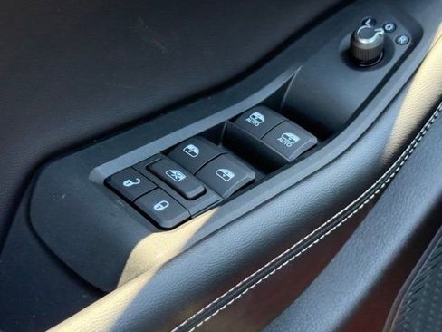 New 2025 Jeep Grand Cherokee L Limited image 12