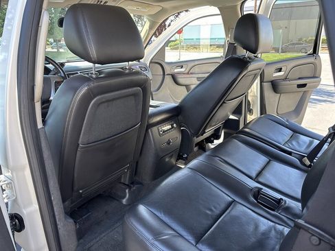 Used 2011 Chevrolet Tahoe LTZ RWD image 27