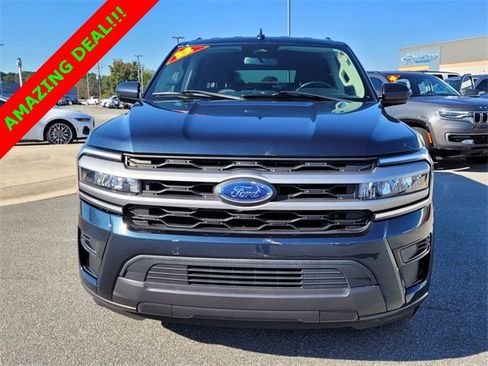 Used 2022 Ford Expedition Max XLT image 2