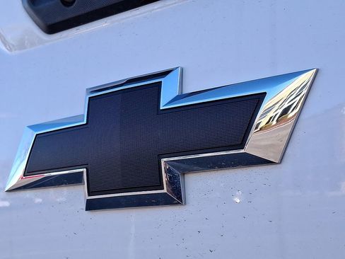 Used 2023 Chevrolet Silverado 1500 ZR2 w/ Technology Package image 30