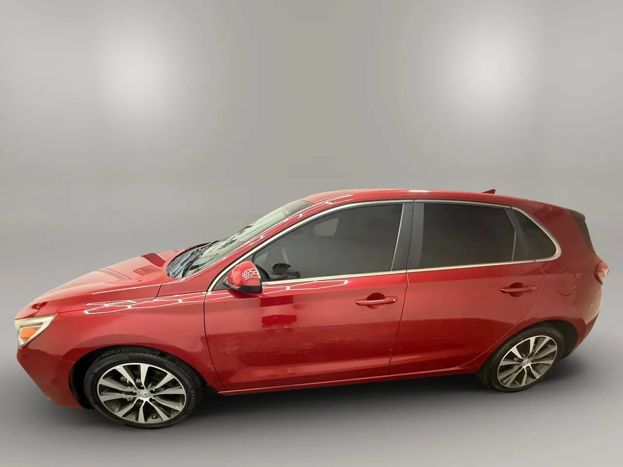 Used 2018 Hyundai Elantra GT FWD image 6