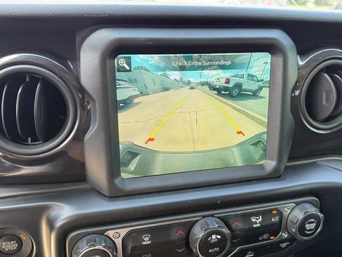 Used 2021 Jeep Gladiator Sport AWD/4WD image 21