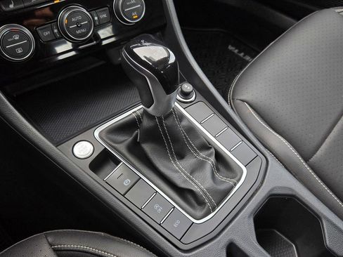 Used 2024 Volkswagen Jetta SE FWD image 19