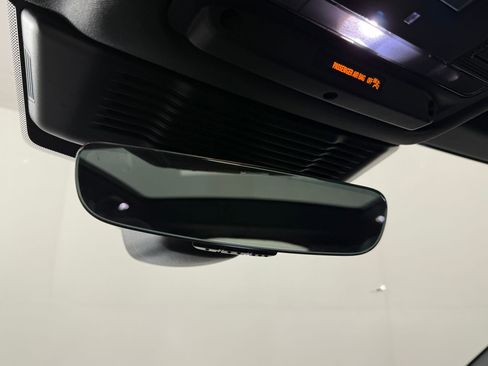 Used 2022 Land Rover Discovery Sport SE AWD/4WD image 18