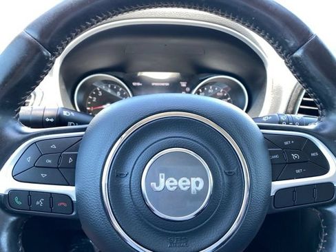 Used 2019 Jeep Compass Limited AWD/4WD image 14