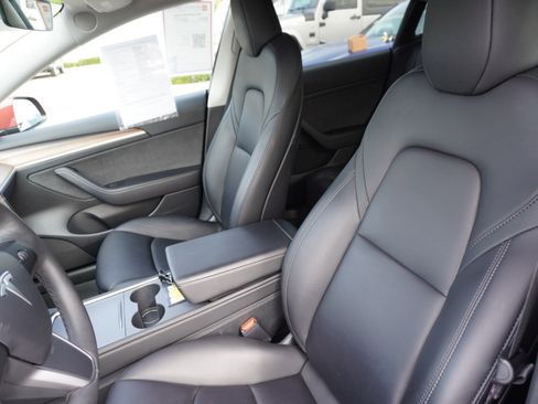 Used 2023 Tesla Model 3 Standard Range image 18