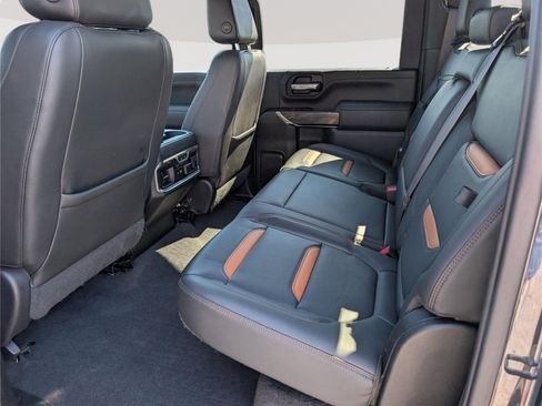 Used 2020 GMC Sierra 2500 AT4 w/ AT4 Premium Package AWD/4WD image 15