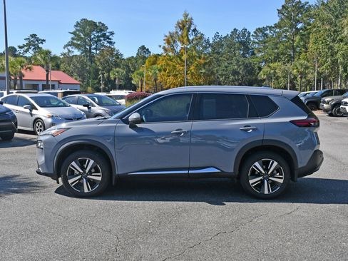 Used 2023 Nissan Rogue SL w/ SL Premium Package image 2