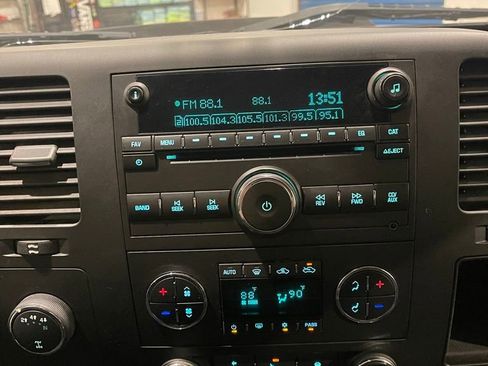 Used 2014 GMC Sierra 2500 SLE w/ SLE Preferred Package image 8