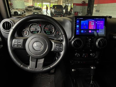 Used 2017 Jeep Wrangler Unlimited Sport w/ Quick Order Package 24S AWD/4WD image 13