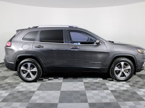 Used 2019 Jeep Cherokee Limited AWD/4WD image 9